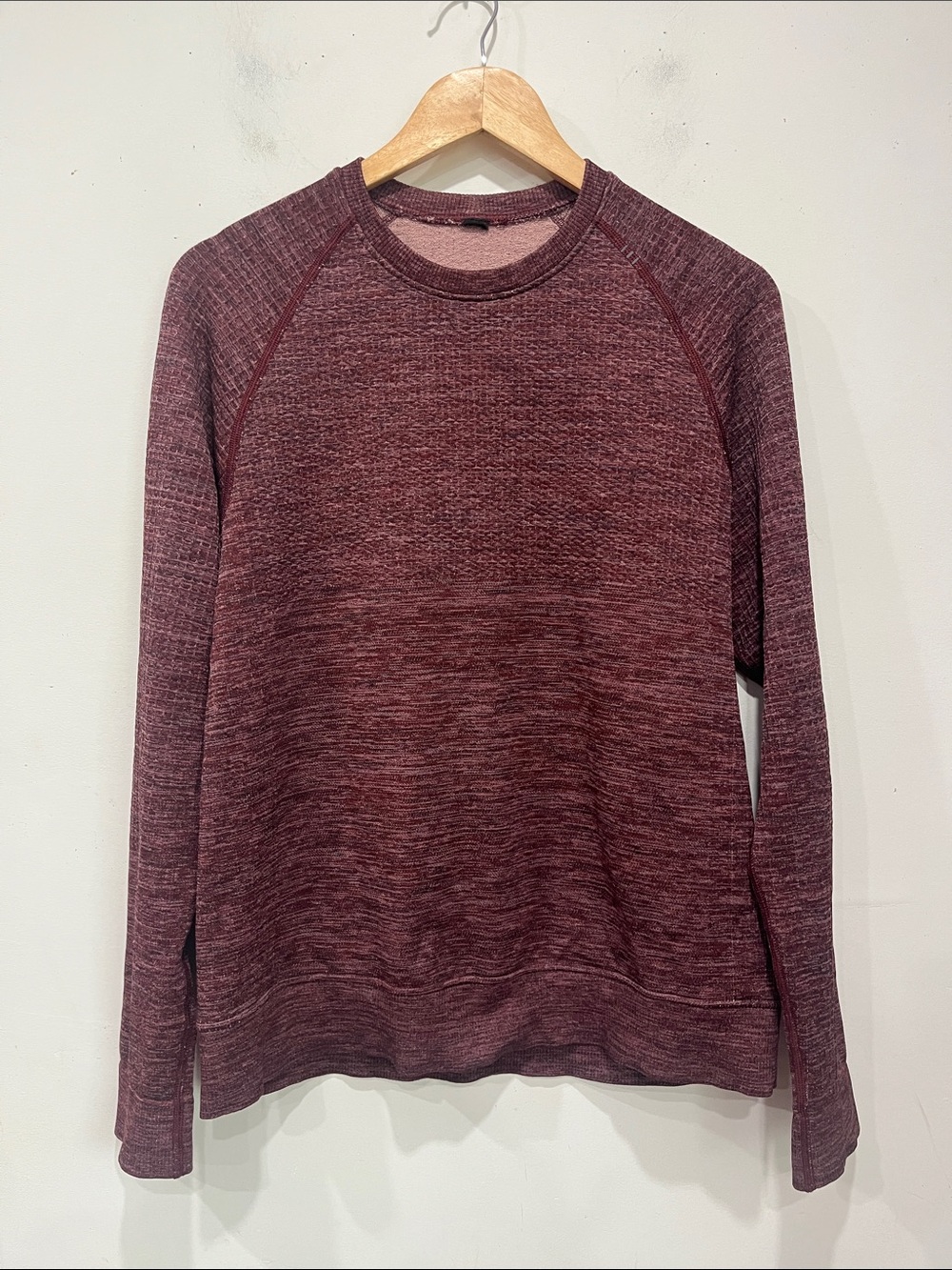 Lululemon Engineered Warmth Long Sleeve Crew in Cassis/ Pomegranate/ Black M - Picture 9 of 14